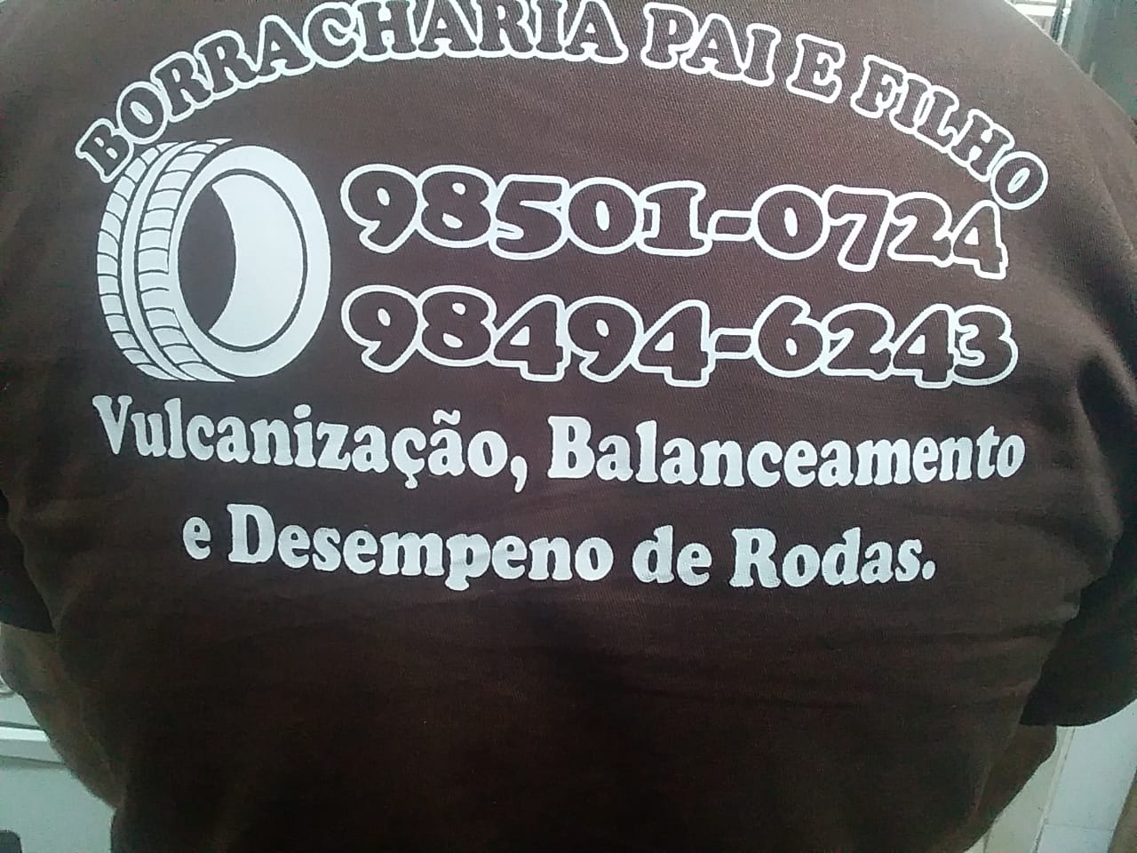 Logo de BORRACHARIA PAI & FILHO